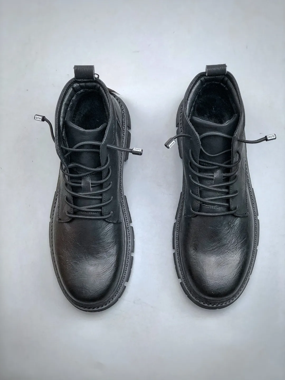 Local pick-up💰 520 supports store Timberland/Timberland classic 25ss new high-top (plus velvet) classic re-creation, brand new upgrade, Guangdong factory quality, original box and original packaging. The fabric is made of Italian top-grade frosted cowhide, with anti-odor and anti-corrosion genuine leather latex insoles to give you a perfect wearing experience. High-quality and durable, a must-have for sportsmen. Specially designed to treat those who are not handsome. High-quality and first-class foot feel. Exclusive supply. Official item number: TB23066 Size: 39 40 41 42 43 44